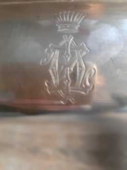 Kinek a monogramja lehet