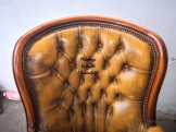 ​Antik chesterfield faragott barokk bőr fote