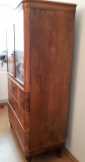 Antik három fiókos vitrin, almárium