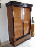 Biedermeier ruhás szekrény Biedermeier ruhás szekrény