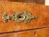 Biedermeier vitrin.