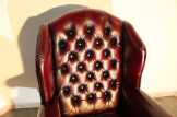 Chesterfield antik füles bőr fotel