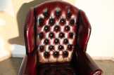Chesterfield antik füles bőr fotel