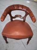 Chesterfield antik karfás íróasztalszék.