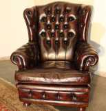 Hatalmas antik chesterfield bőr fotel.