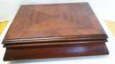 Furnérozott dekoratív biedermeier stílusú ládika Furnérozott dekoratív biedermeier stílusú ládika