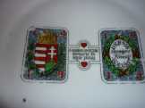 hadsegélyező porcelán tányér