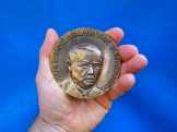 Kun Béla bronz plakett