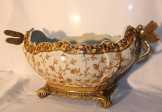 Bronzdíszítéses porcelán asztalközép,kínáló