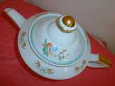 Gyönyörű porcelán tea kiöntő