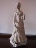 Hollóházi női porcelán figura