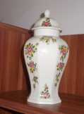 Német (GDR) jelzésű fedeles porcelán váza eladó!