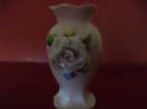 Rátét rózsás porcelán apró váza Rátét rózsás porcelán apró váza