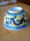 Régi kínai porcelán tál kanállal 