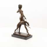 bronz szobor diana kutyával DC-16
