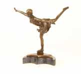 bronz szobor korcsolyázó nő BJ-29