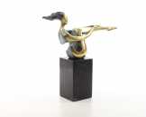 bronz szobor modern nő BE-2